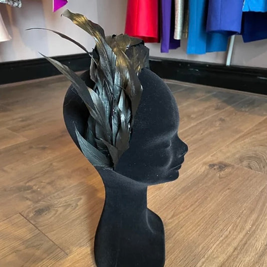 Black feather crown